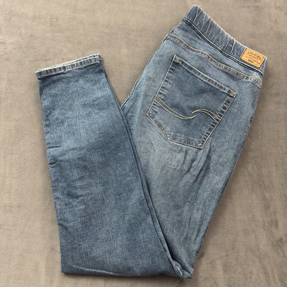 Signature by Levi Strauss Totally Shaping Pull On Skinny Jeans Medium Wash 16M